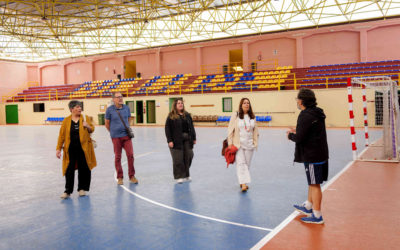 A concelleira de cultura, deportes e lingua de Melide reúnese coas deputadas de cultura e Plans da Deputación da Coruña para estudar vías e colaboracións entre as dúas institucións.
