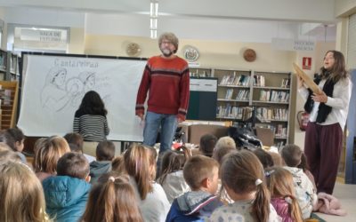 A Biblioteca de Melide celebrou o Día da Biblioteca co espectáculo Cantareiras de Polo Correo do Vento